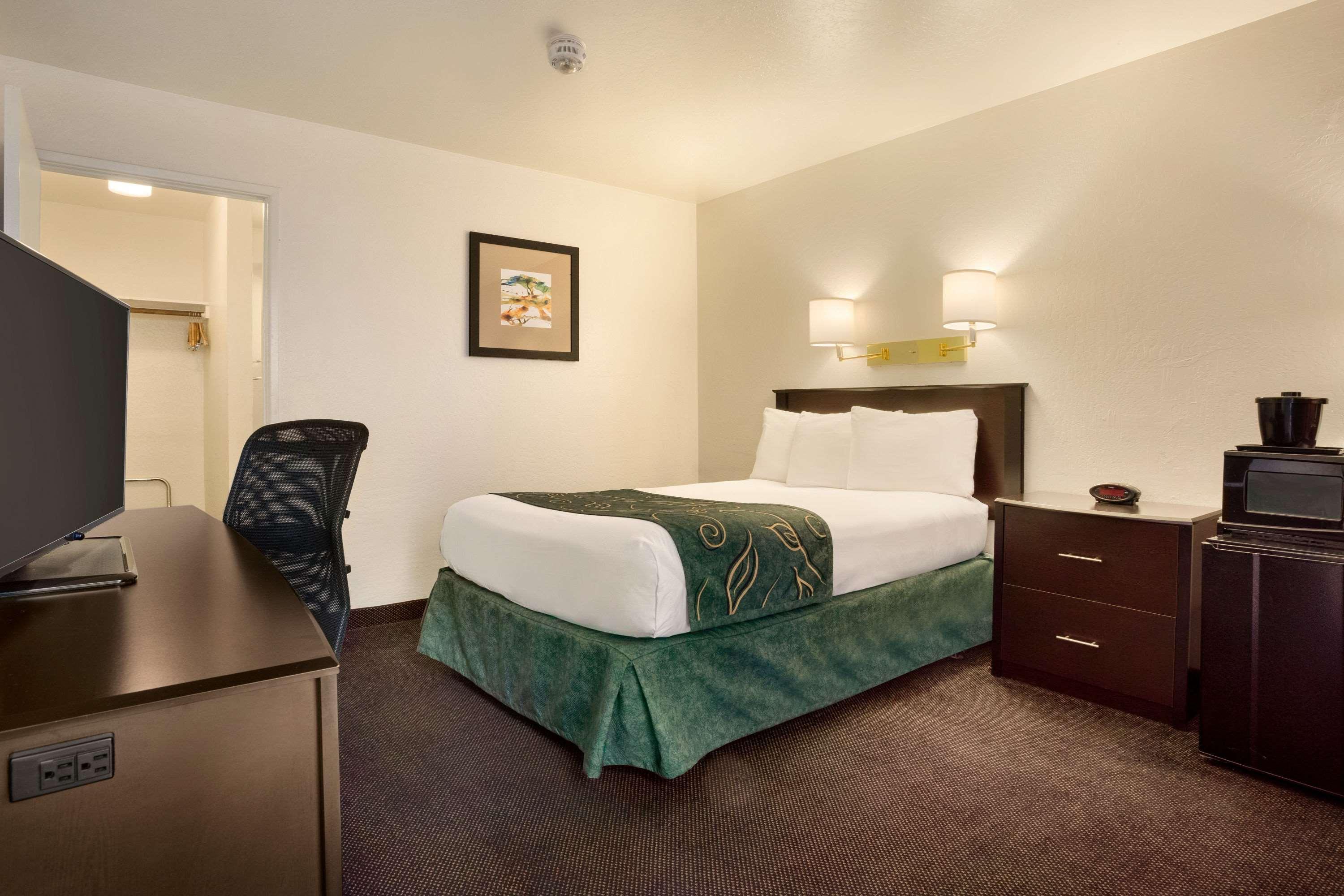 Clarion Pointe Winslow I-40 Экстерьер фото